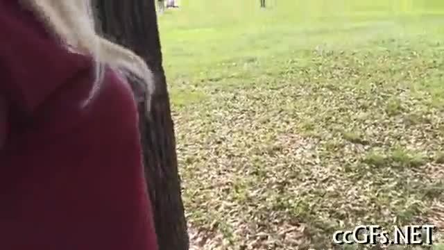 Cum-thirsty teen engulfs dong